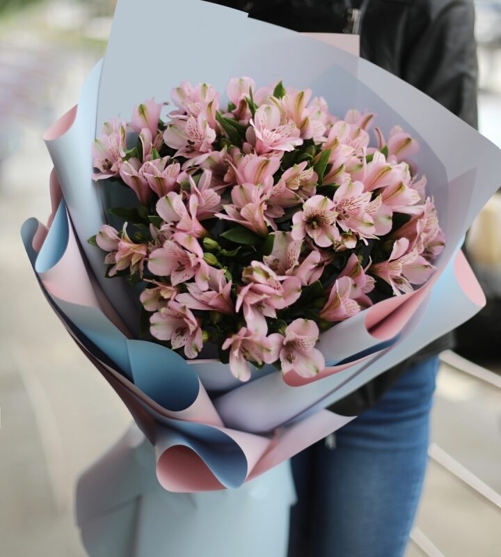 29 Розовых Альстромерий