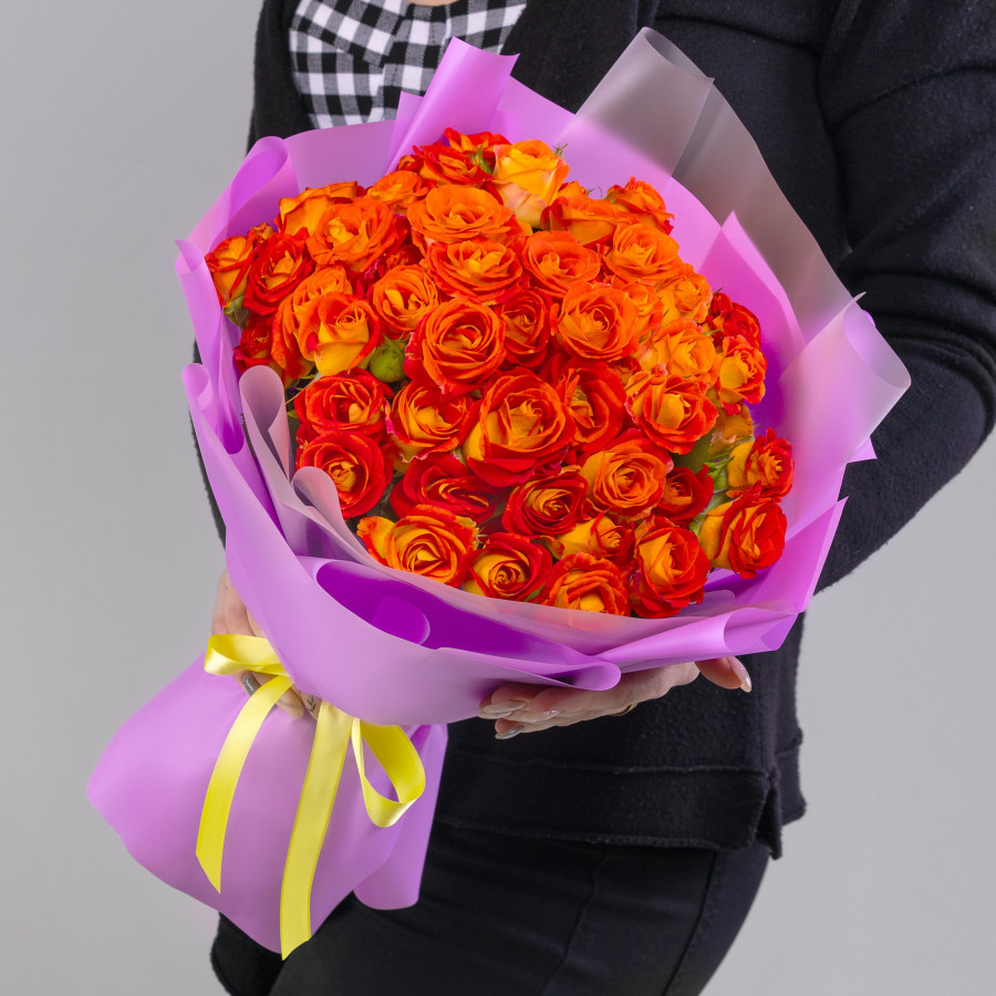 25 Кустовых Оранжевых Роз (40 см.)