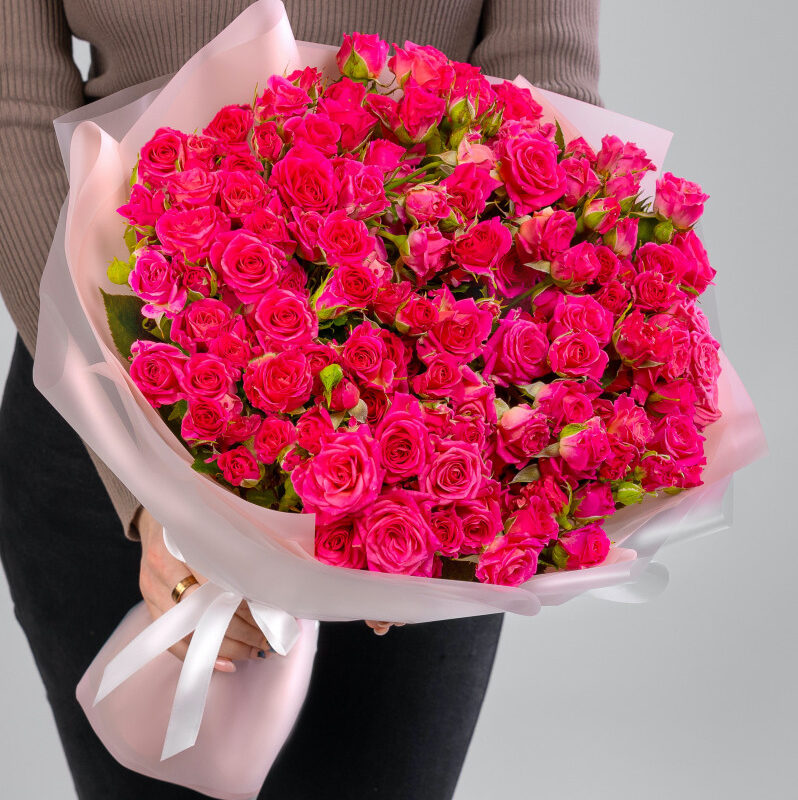 45 Кустовых Малиновых Роз (40 см.)