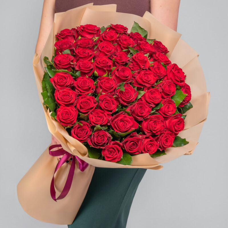 45 Роза Кон Аморе (70 см.)