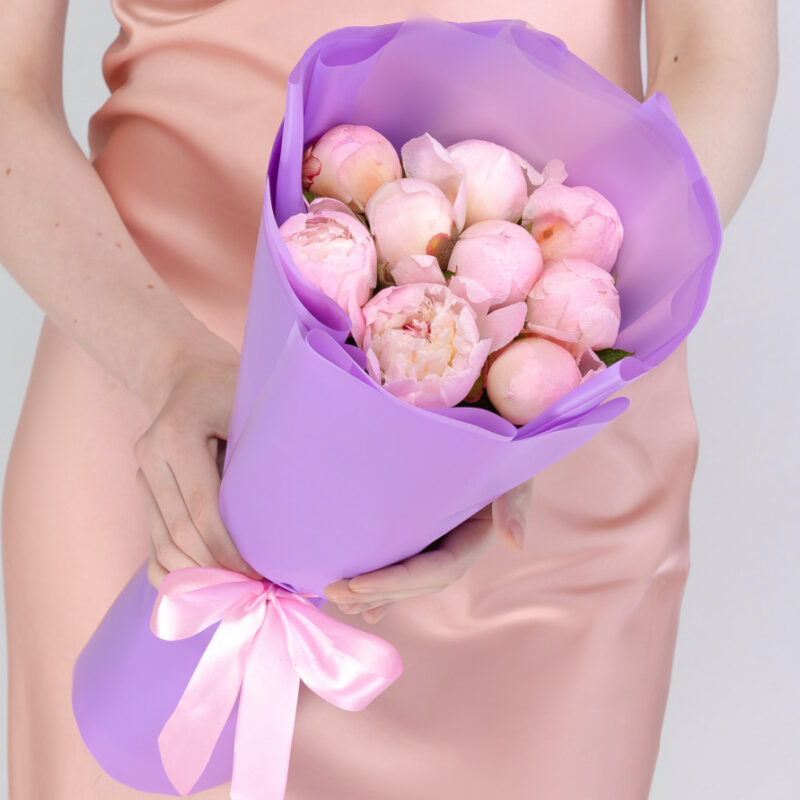 9 Розовых Пионов